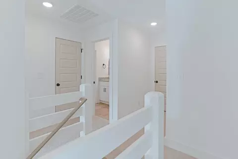 Entry Way - 1004 Crossing Ct E, Valley, AL 36854 photo 1 of 2