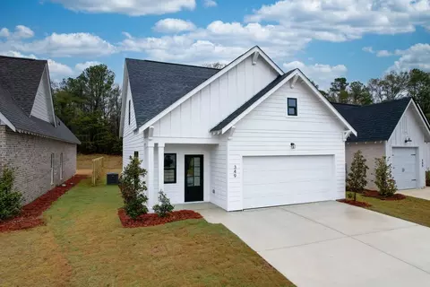 Exterior - 1004 Crossing Ct E, Valley, AL 36854 photo 4 of 10