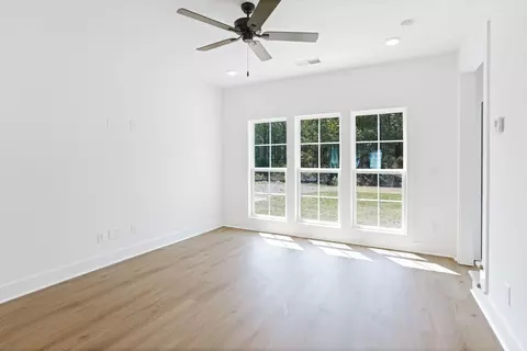 Living - 1004 Crossing Ct E, Valley, AL 36854 photo 1 of 2