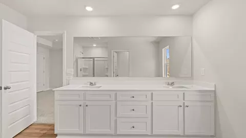 Bath - 467 Tate St, Monroe, GA 30655 photo 2 of 4