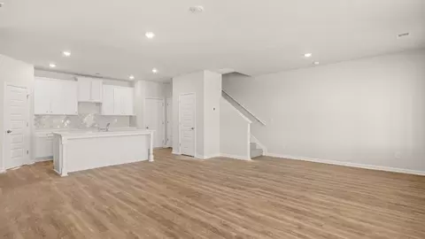 Living - 467 Tate St, Monroe, GA 30655 photo 4 of 6