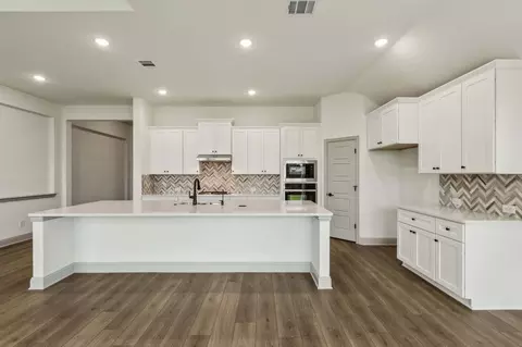 7701 Sheaves Trl, Joshua, TX 76058