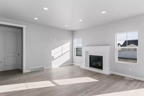 Living - 1704 Erickson Knoll Ln, Eagle Mountain, UT 84005 photo 1 of 3