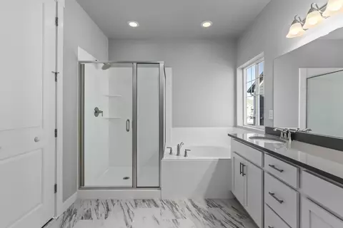 Bath - 1704 Erickson Knoll Ln, Eagle Mountain, UT 84005 photo 3 of 4