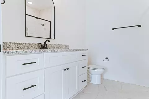 Bath - 100 Firefly Ln, Opelika, AL photo 2 of 4
