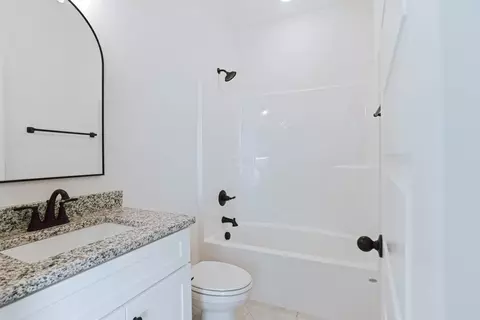 Bath - 100 Firefly Ln, Opelika, AL photo 1 of 4