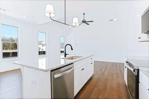 Kitchen - 100 Firefly Ln, Opelika, AL photo 3 of 5