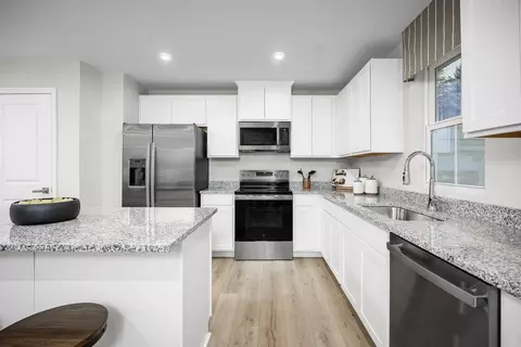 69 Autumn Falls Ln, Henrietta, NY 14586