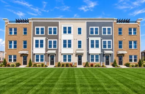 Exterior - 2671 Pratt St, Hoffman Estates, IL 60192 photo 2 of 3