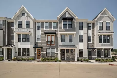 Exterior - 8905 Eager Rd, Saint Louis, MO 63144 photo 1 of 4