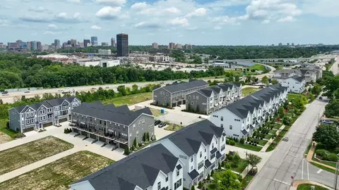 View/Area - 8905 Eager Rd, Saint Louis, MO 63144 photo 1 of 7