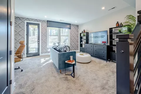 Entry Way - 8905 Eager Rd, Saint Louis, MO 63144 photo 2 of 2