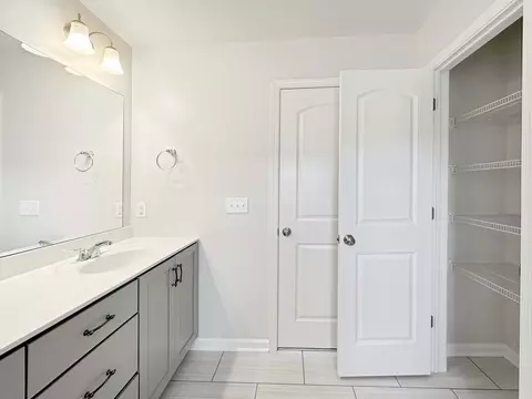 Bath - 00 Betteker Ln, Saint Thomas, PA 17252 photo 3 of 8