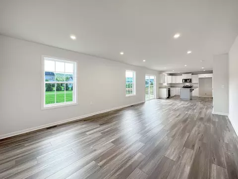 Living - 00 Betteker Ln, Saint Thomas, PA 17252 photo 2 of 5