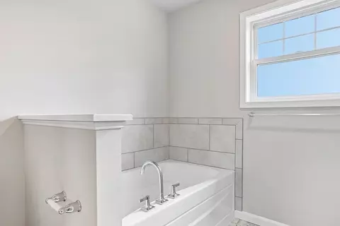 Bath - 00 Betteker Ln, Saint Thomas, PA 17252 photo 11 of 12