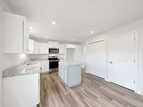 Kitchen - 00 Betteker Ln, Saint Thomas, PA 17252 photo 3 of 9