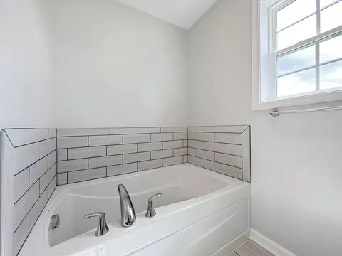 Bath - 00 Betteker Ln, Saint Thomas, PA 17252 photo 6 of 8