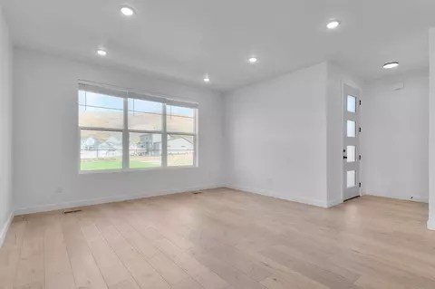 Living - 1429 Electric Ave, Francis, UT 84036 photo 3 of 4