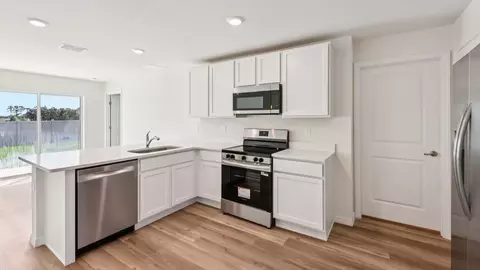Kitchen - 11448 Spring Hill Dr, Spring Hill, FL 34609 photo 2 of 6
