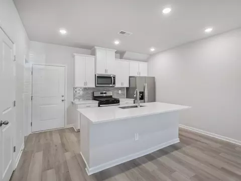 724 Southland Dr, Zebulon, NC 27597