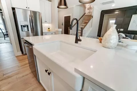 Kitchen - 302 Snow Rd, Greer, SC 29651 photo 7 of 9