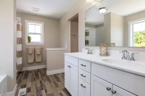 Bath - 5975 Copperleaf Trl, Portage, MI 49024 photo 3 of 3