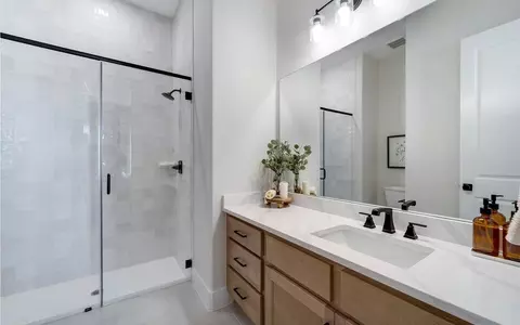 Bath - 1608 Casting Rdg, Mesquite, TX 75181 photo 1 of 6