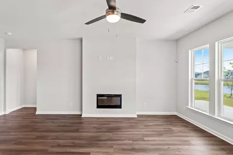 Living - 39 Blues Dr, Pooler, GA 31322 photo 2 of 3