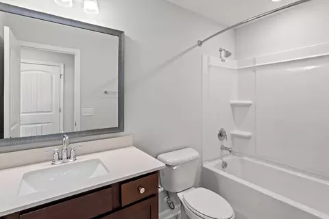 Bath - 39 Blues Dr, Pooler, GA 31322 photo 1 of 8