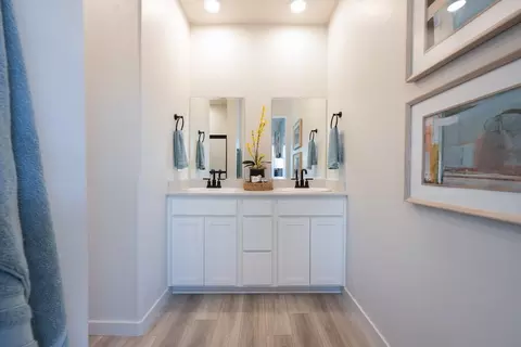 Entry Way - 1713 Betsy Ave, Tulare, CA 93274 photo 1 of 2
