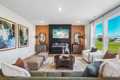 Living - 7973 Mulberry Rd, Pendleton, IN 46064 photo 1 of 6
