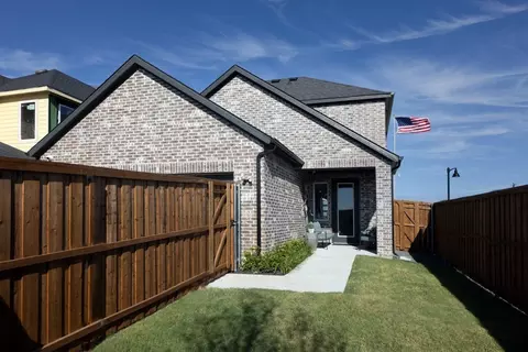 Exterior - 2040 Bluestem Rd, Celina, TX 75009 photo 11 of 14