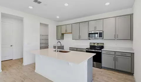 3487 Macchi Ave, Tavares, FL 32778