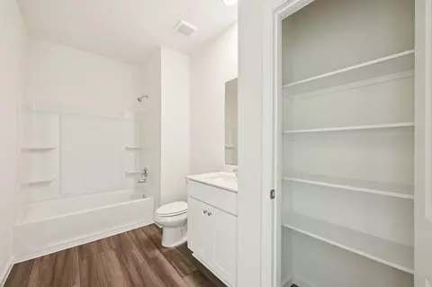 Bath - 140 Dionicio Loop, Seguin, TX 78155 photo 2 of 2
