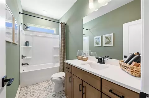 Bath - 116 Winding Grove Ln, Moncks Corner, SC 29461 photo 2 of 2
