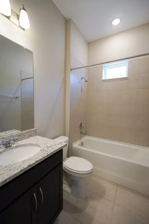 Bath - 72 Amberwood Dr, Saint Augustine, FL 32092 photo 1 of 10