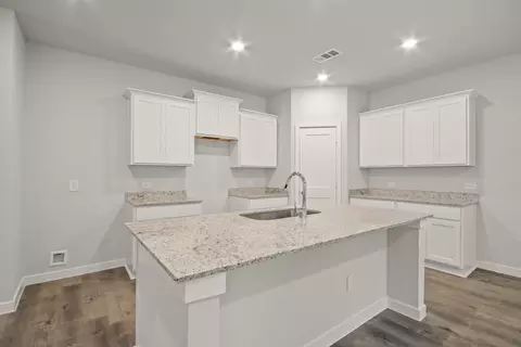 Kitchen - 10827 Red Flagstone Dr, Conroe, TX 77306 photo 1 of 5