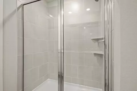 Bath - 10827 Red Flagstone Dr, Conroe, TX 77306 photo 2 of 3