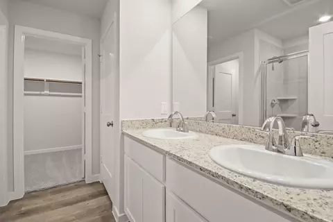 Bath - 10827 Red Flagstone Dr, Conroe, TX 77306 photo 1 of 3