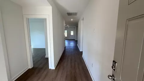 Entry Way - 512 S Cherry St, Beebe, AR 72012 photo 2 of 3