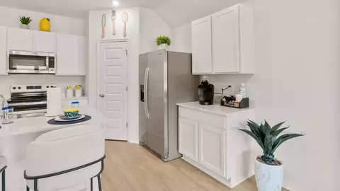 Kitchen - 512 S Cherry St, Beebe, AR 72012 photo 2 of 7