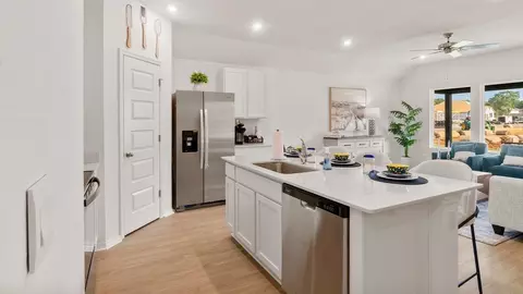 Kitchen - 512 S Cherry St, Beebe, AR 72012 photo 4 of 7