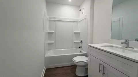 Bath - 512 S Cherry St, Beebe, AR 72012 photo 1 of 5