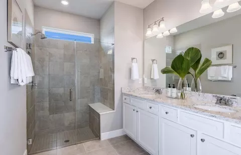 Bath - 10557 Longmeadow Ave, Parrish, FL 34219 photo 1 of 3