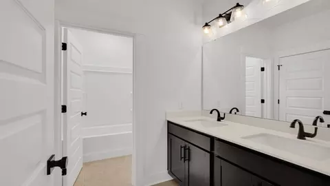 Bath - 3825 Cracked Shell Ln, Mount Pleasant, SC 29466 photo 3 of 5