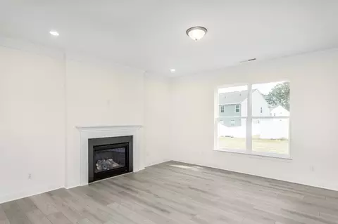 Living - 56 Flannel Ct, Benson, NC 27504 photo 2 of 3