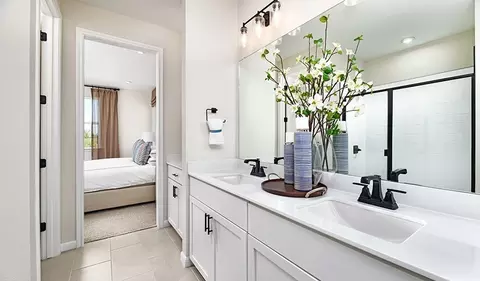Bath - 5450 W Harmont Dr, Glendale, AZ 85302 photo 1 of 3