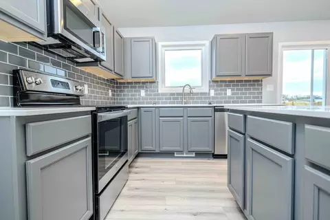 Kitchen - Bluebird Circle, Adel, IA 50003 photo 4 of 5