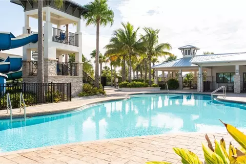 Exterior - 5366 Wolf Creek Dr, Ruskin, FL 33570 photo 10 of 12