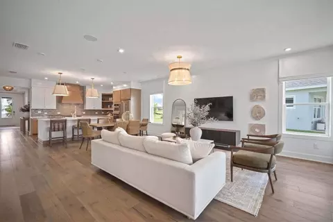 Living - 5366 Wolf Creek Dr, Ruskin, FL 33570 photo 2 of 3